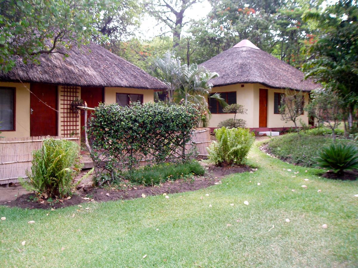 Nkhudzi Beach Lodge Nkudzi Exteriör bild