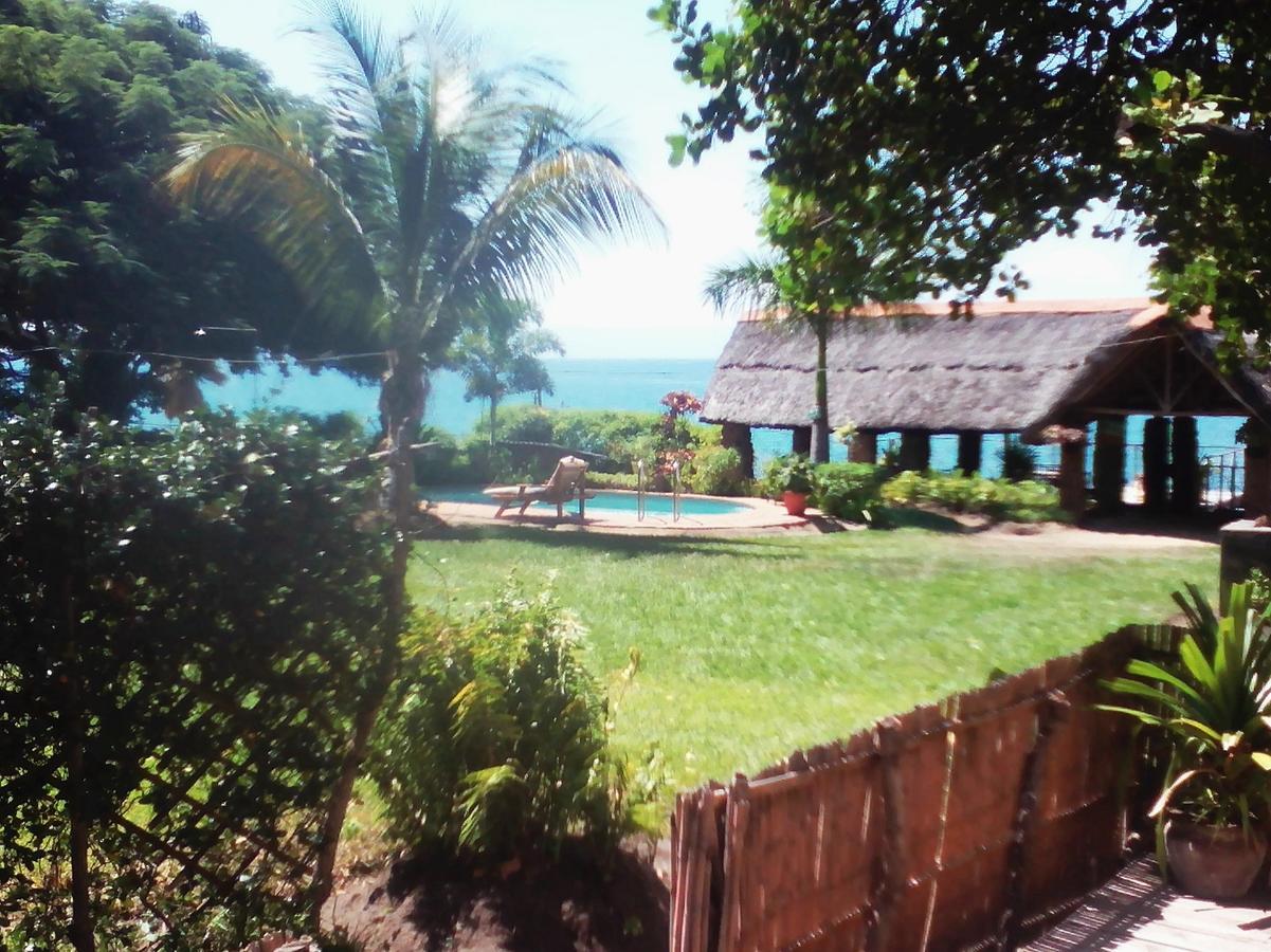 Nkhudzi Beach Lodge Nkudzi Exteriör bild