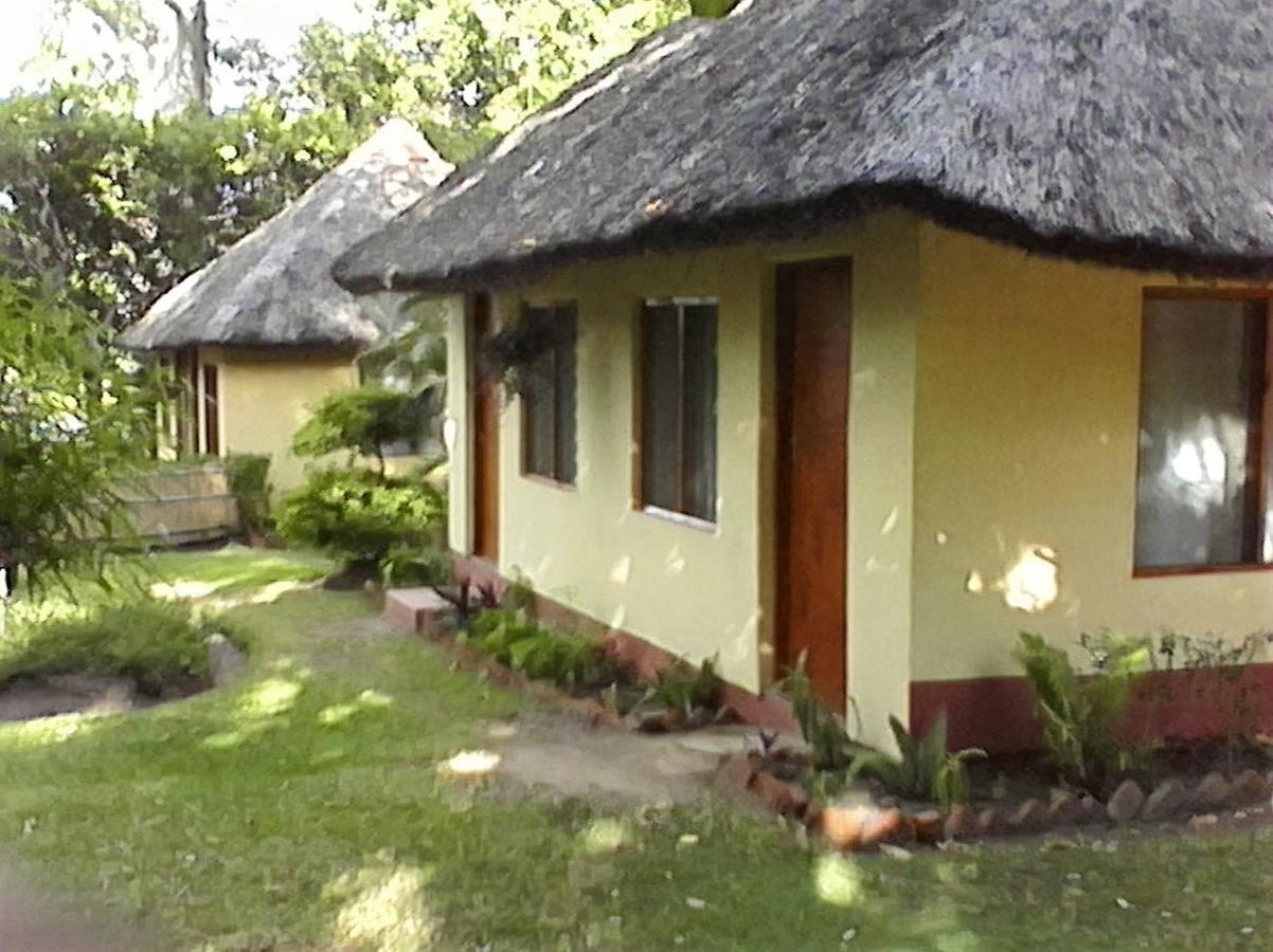 Nkhudzi Beach Lodge Nkudzi Exteriör bild