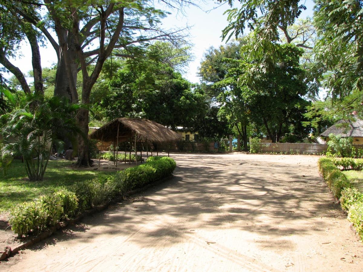 Nkhudzi Beach Lodge Nkudzi Exteriör bild